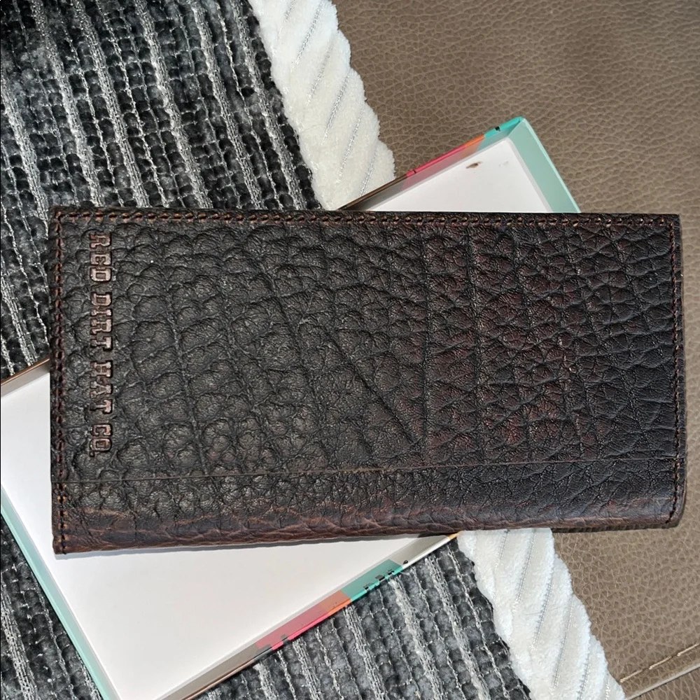 Red Dirt Hat Company Men's Rodeo Wallet Bison Grain Leather NWT